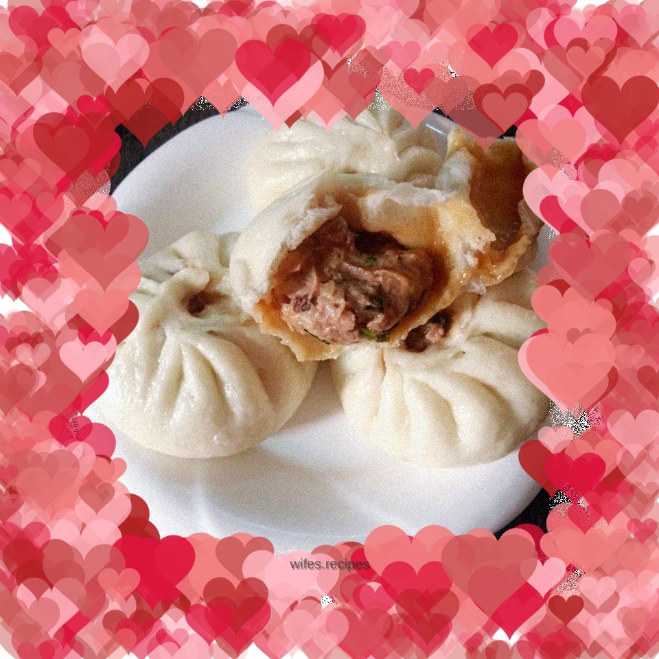 Pork buns with mushrooms