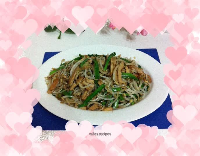 Stir-fried mung bean sprouts
