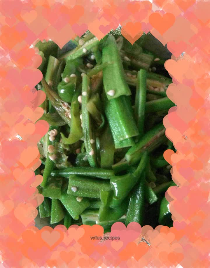 Stir-fried green peppers with okra
