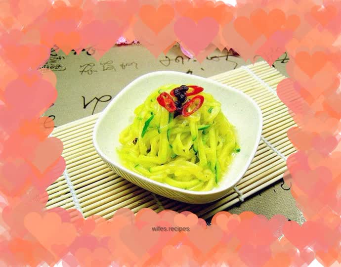 Stir-fried tender pumpkin shreds