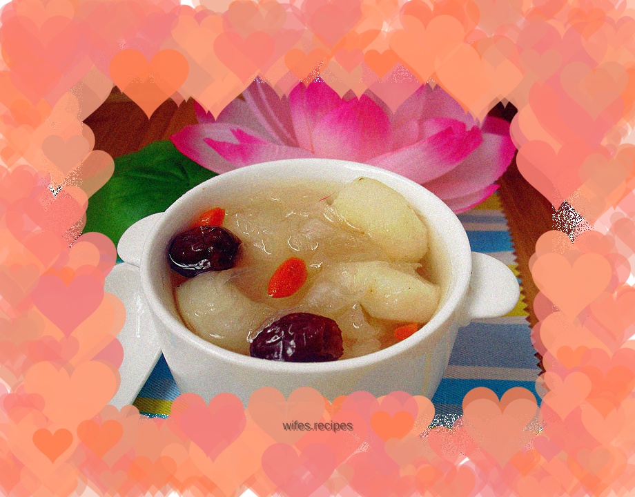 Water chestnut and white fungus soup