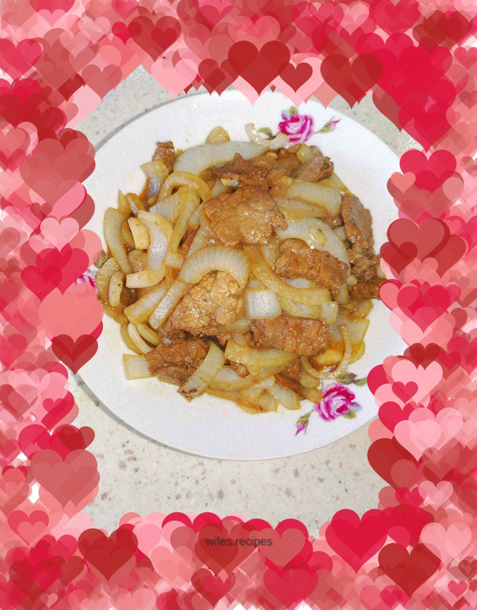 Stir-fried beef with onions