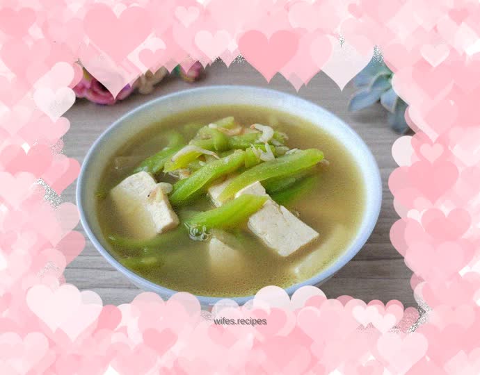 Loofah, shrimp skin and tofu soup