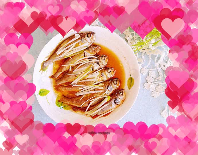 Steamed small yellow croaker