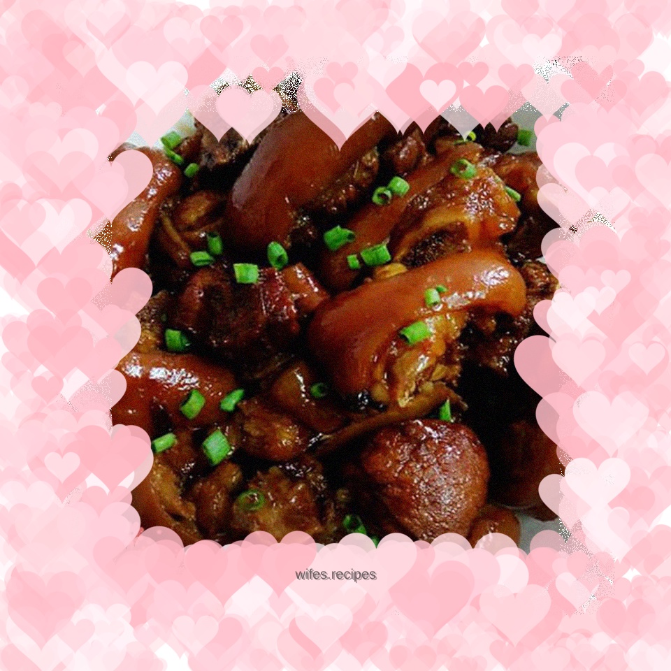 Braised pork trotters