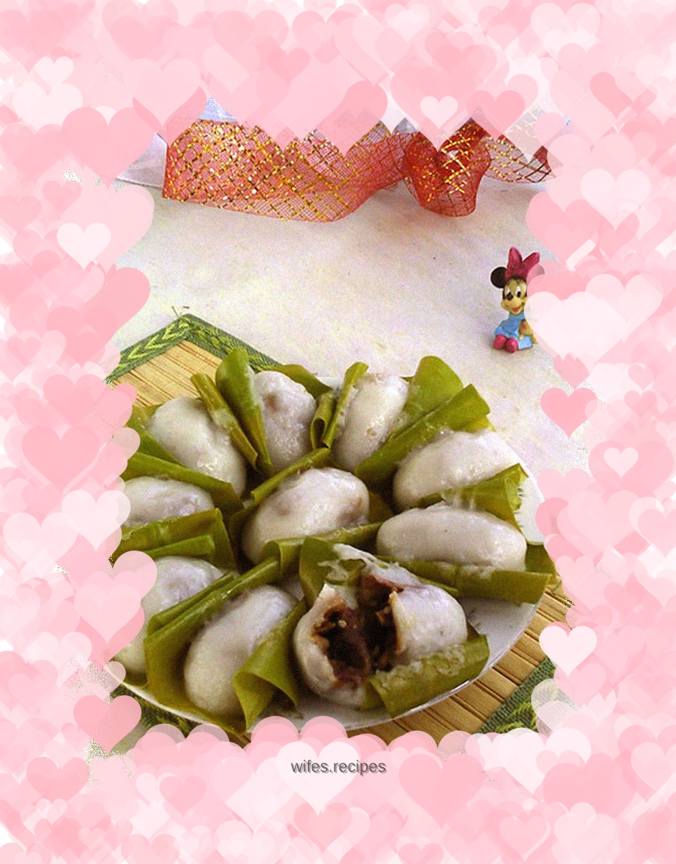 Flowers rose leaves cake