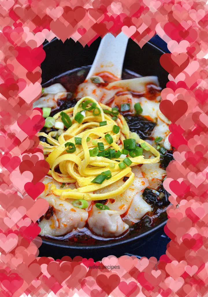 Fresh shrimps in red oil