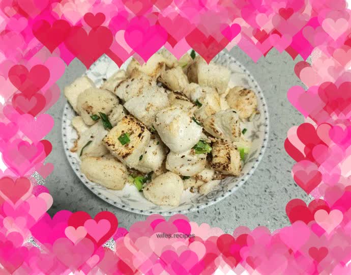 Fried steamed buns with chives