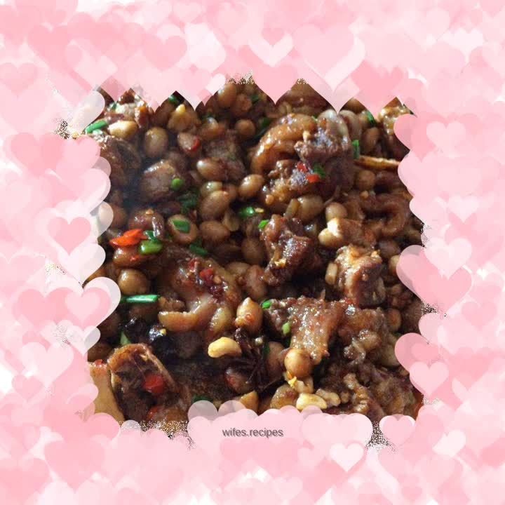 Braised pork trotters