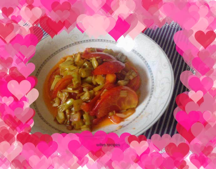 Stir-fried water spinach stems with sour sauce