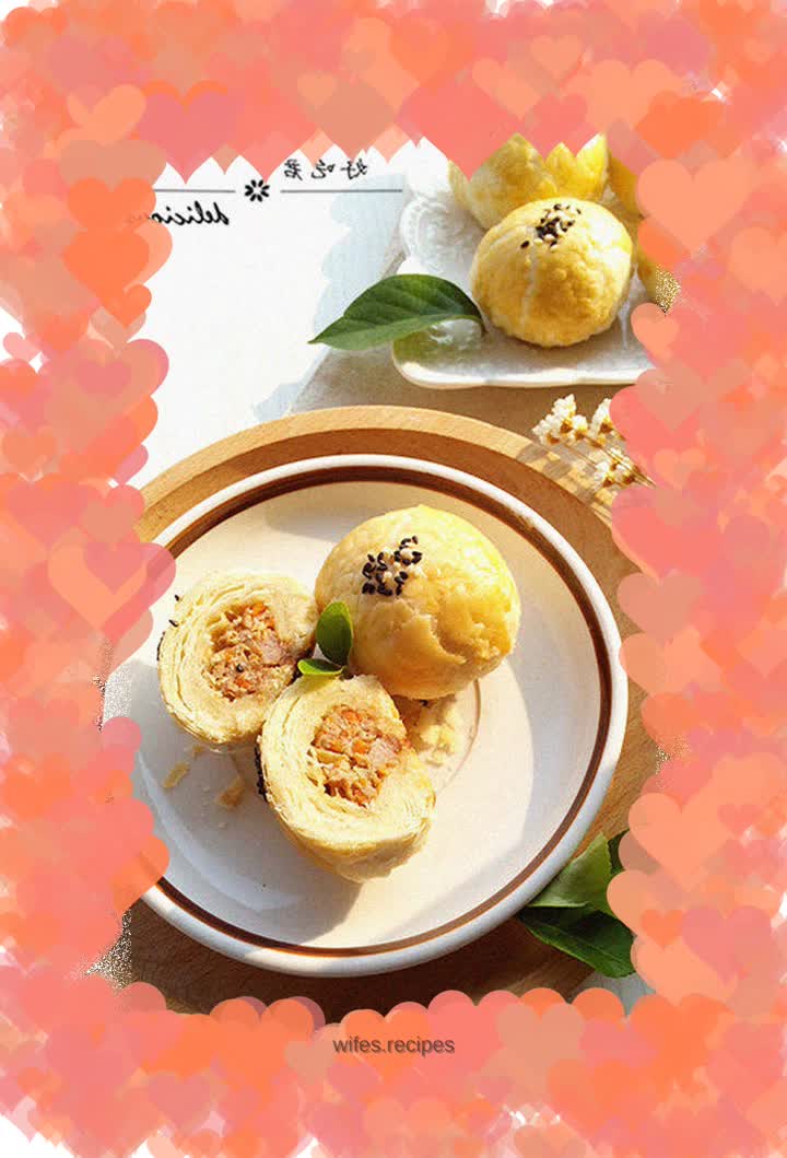 Su-style pickled mustard and fresh meat mooncakes