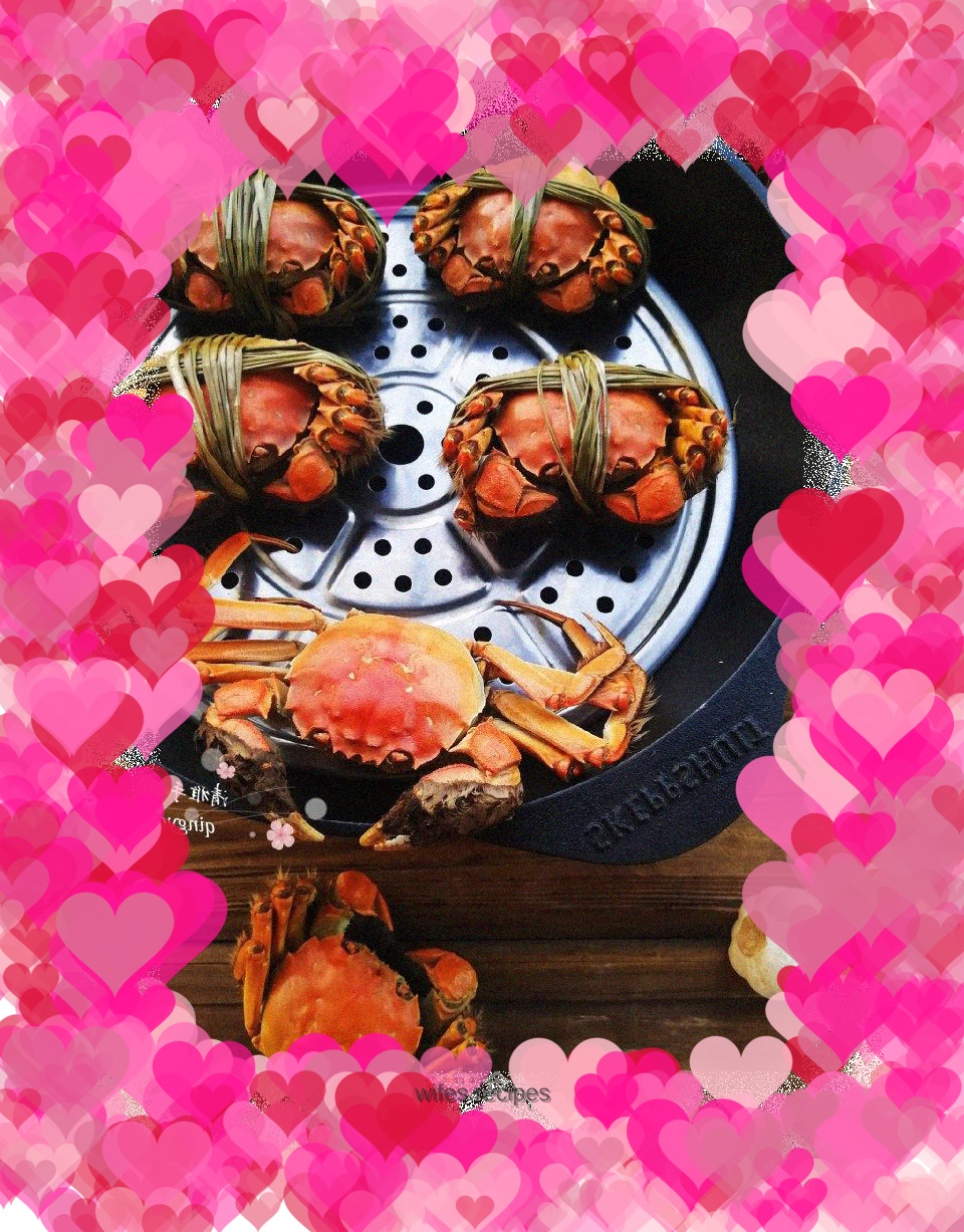 It’s autumn time when chrysanthemum yellow crabs are fat again. Let’s teach you how to make steamed crabs