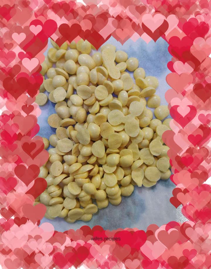 Egg yolk dissolved in beans