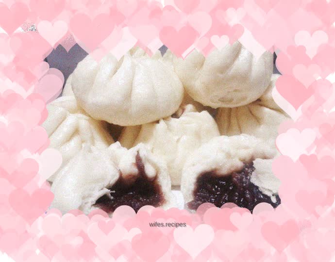 Wonderful breakfast handmade bean paste buns