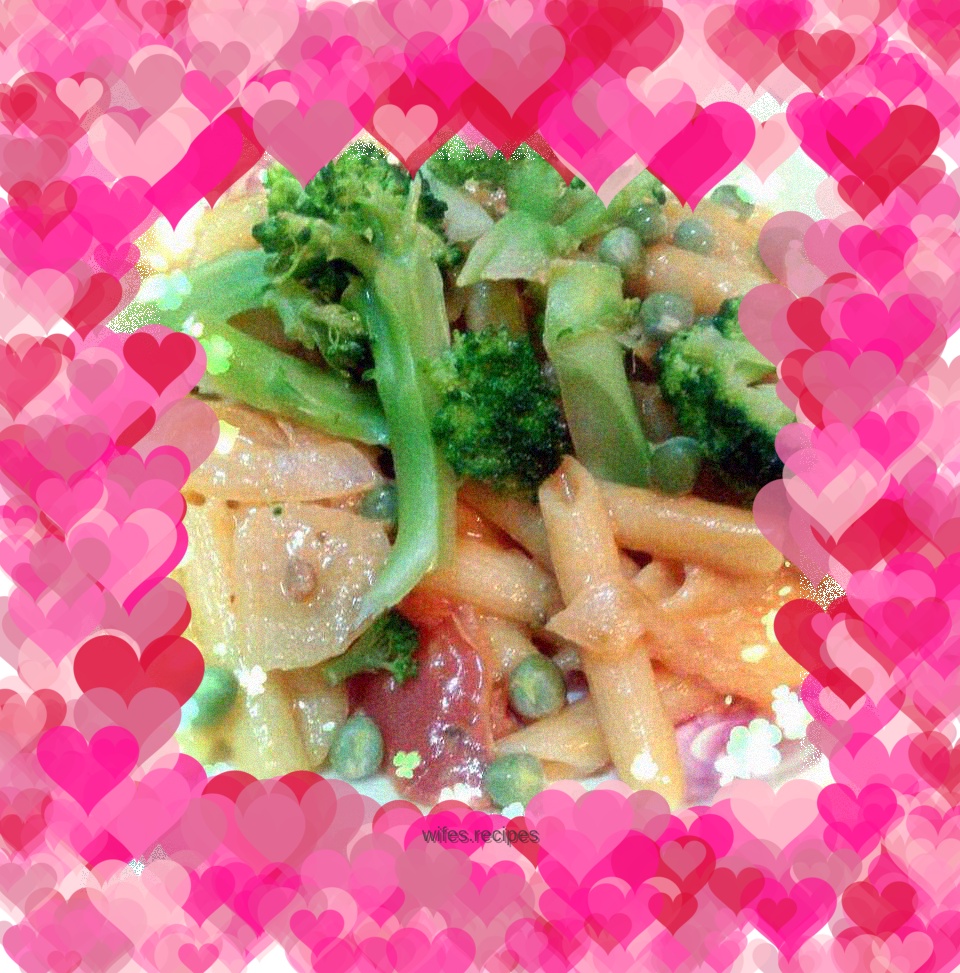 Penne with Tomato Bolognese Sauce (Garlic)