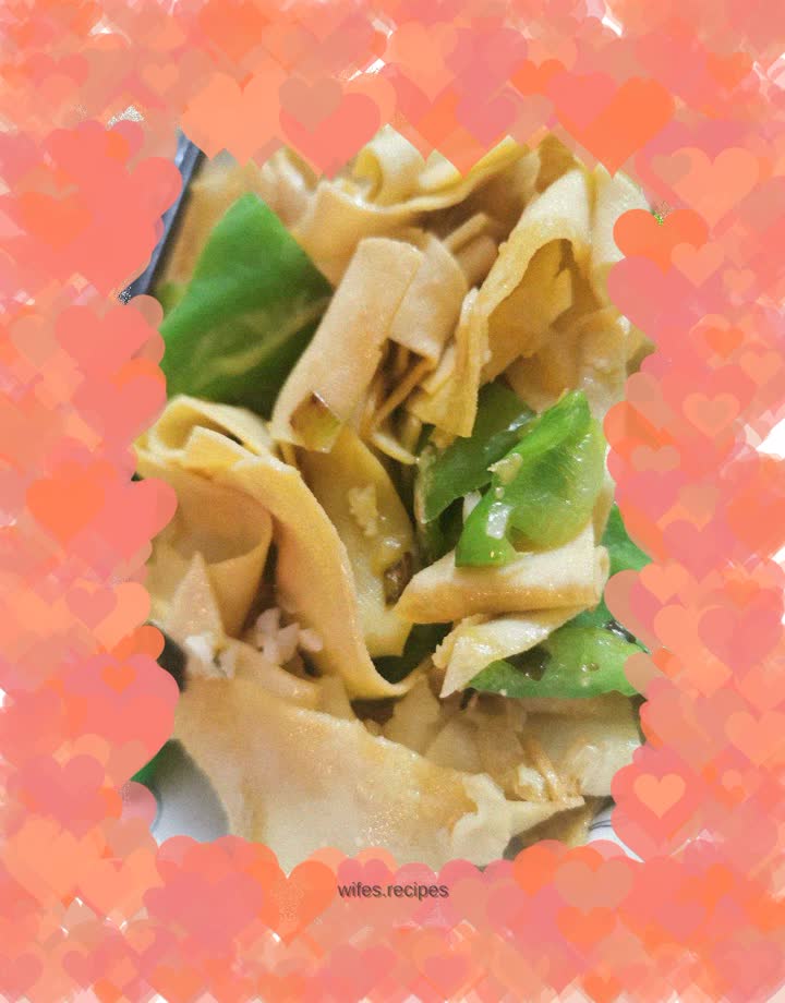 Stir-fried green pepper with dried tofu