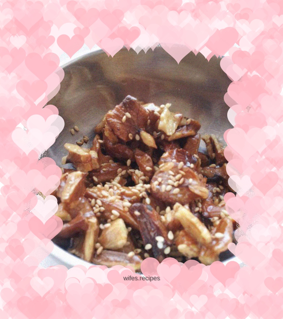 Amber walnut kernels