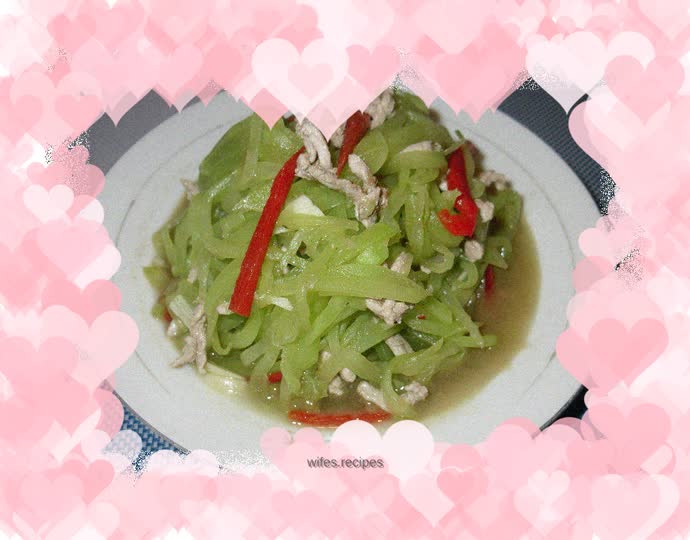 Shredded lettuce and pork