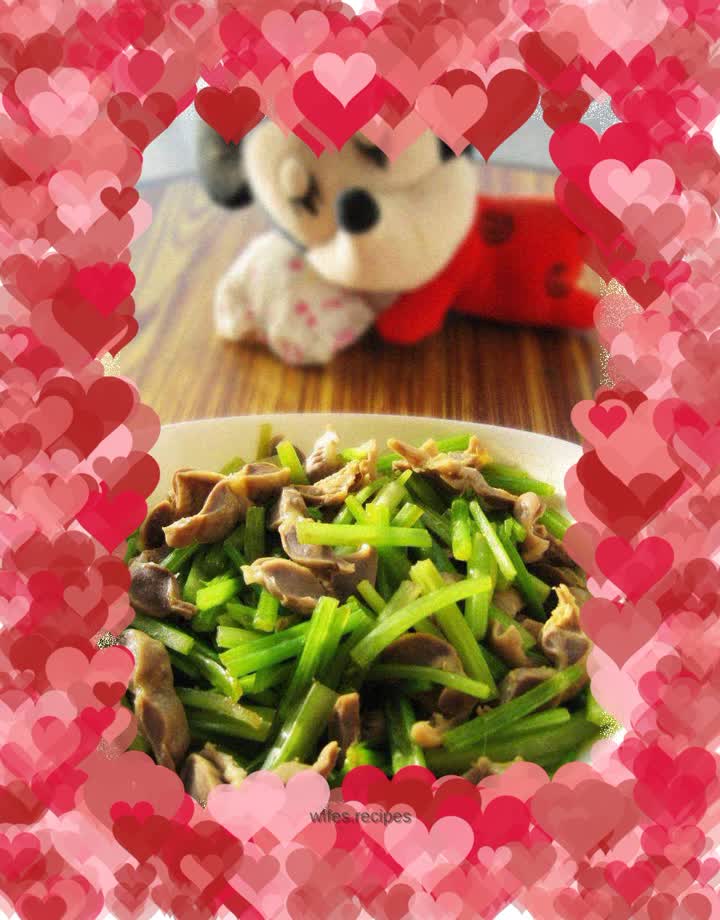 Fried chicken gizzards with celery