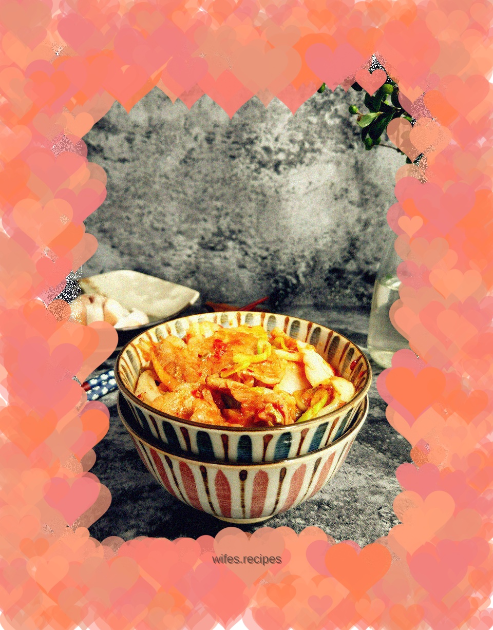 Stir-fried pork belly with spicy cabbage