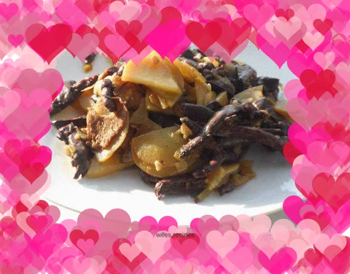 Northeastern cuisine - red mushroom potato slices