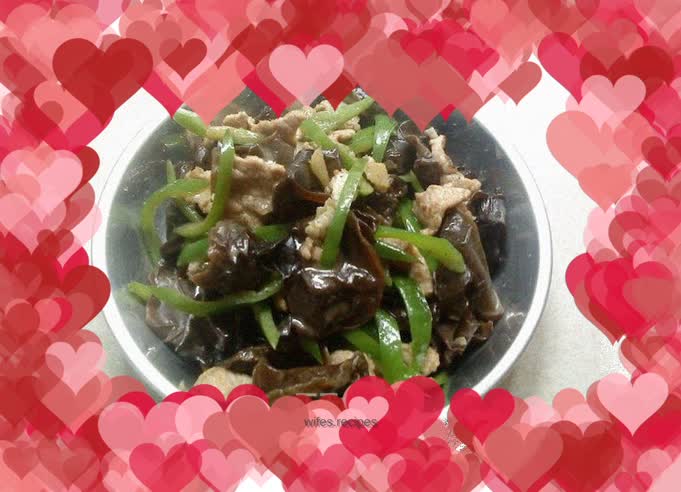 Fried fungus with green pepper