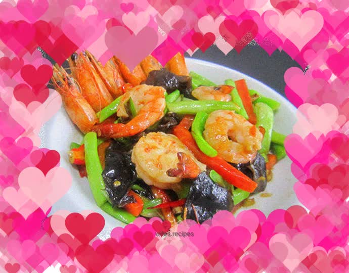 Green beans and fried shrimps