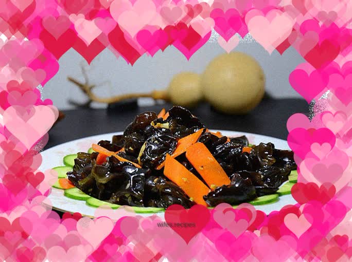 Stir-fried wild fungus