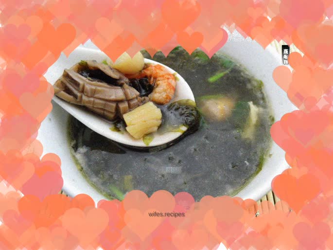 Seaweed, cuttlefish and scallop soup