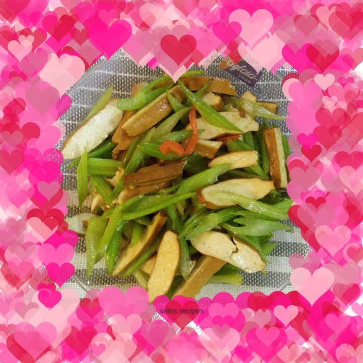 Stir-fried dried beans with celery