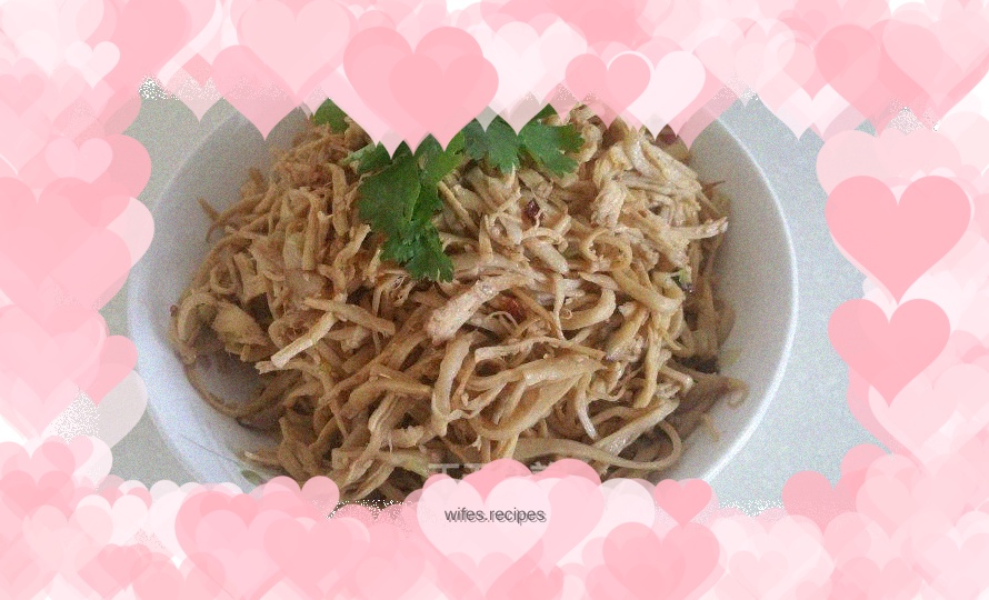 Stir-fried shredded king oyster mushrooms