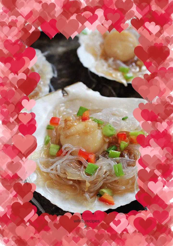 Steamed scallops with garlic vermicelli