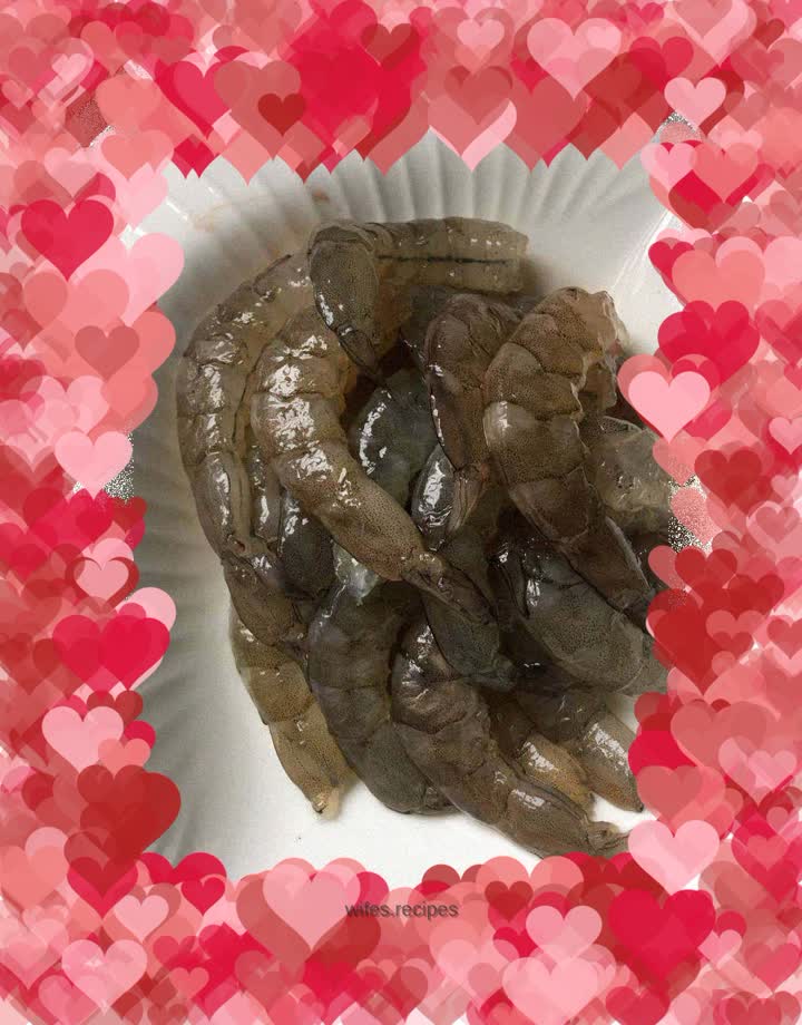 Skillfully peeled shrimps
