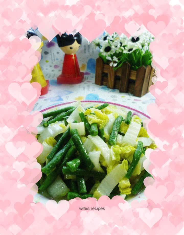 Stir-fried baby cabbage with cowpeas