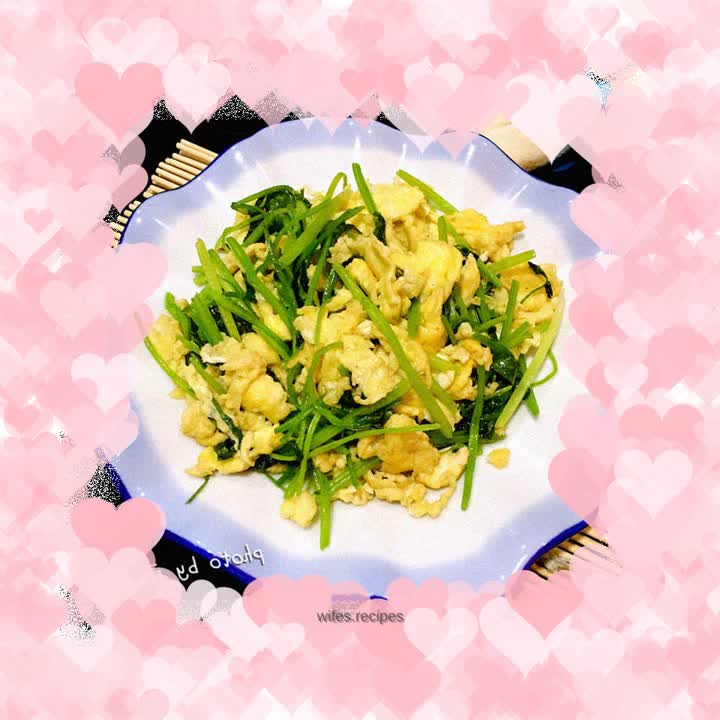 Celery scrambled eggs