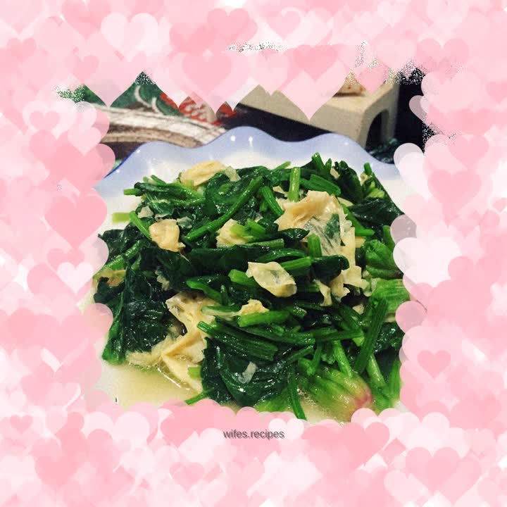 Stir-fried bean curd skin with spinach