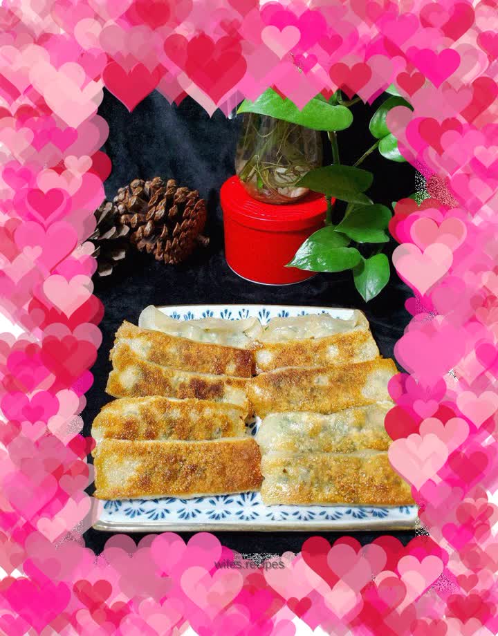 Fresh meat and leek pot stickers