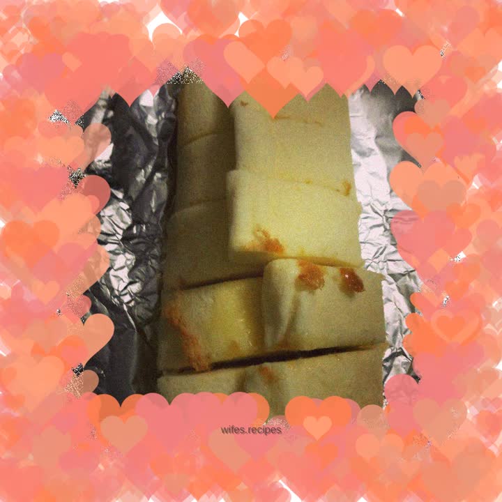 Salad meat floss cake roll