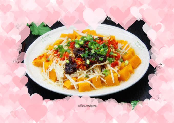 Steamed food with chopped chili sauce