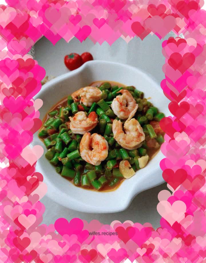 Tomatoes, beans, fried shrimps