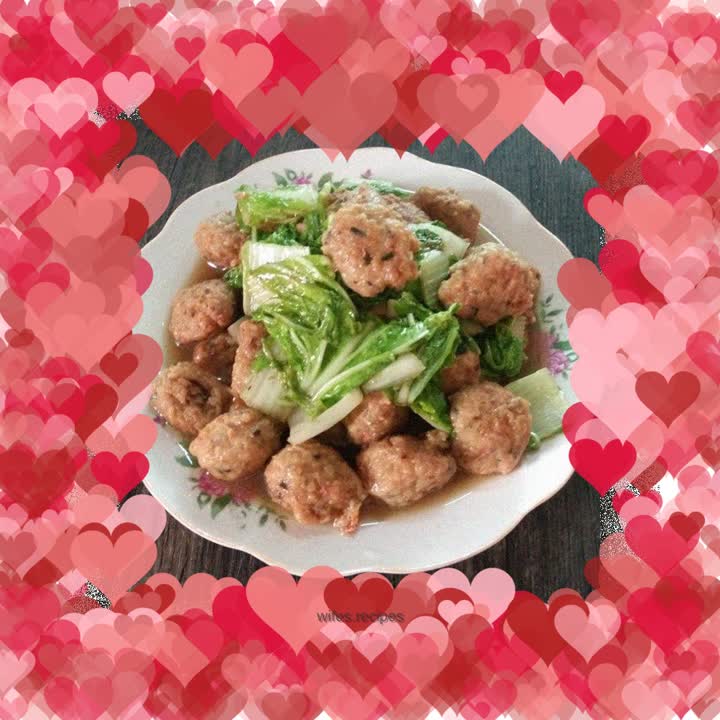 Braised cabbage and meatballs