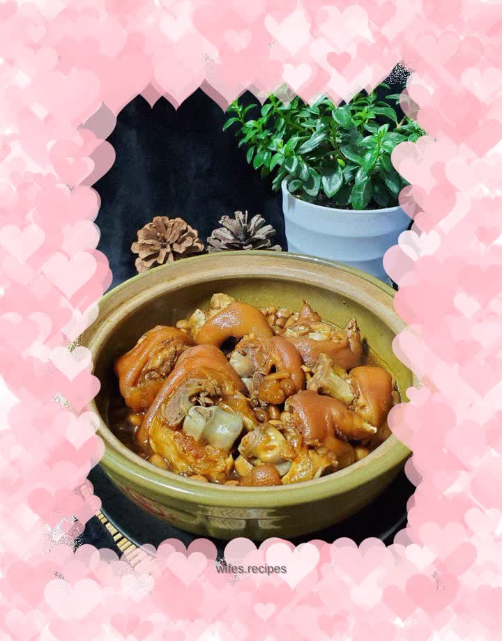 Peanut Braised Pork Knuckles