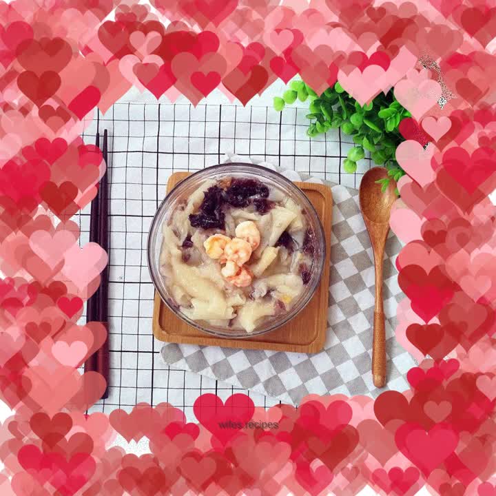 Seaweed and Shrimp Cake Soup