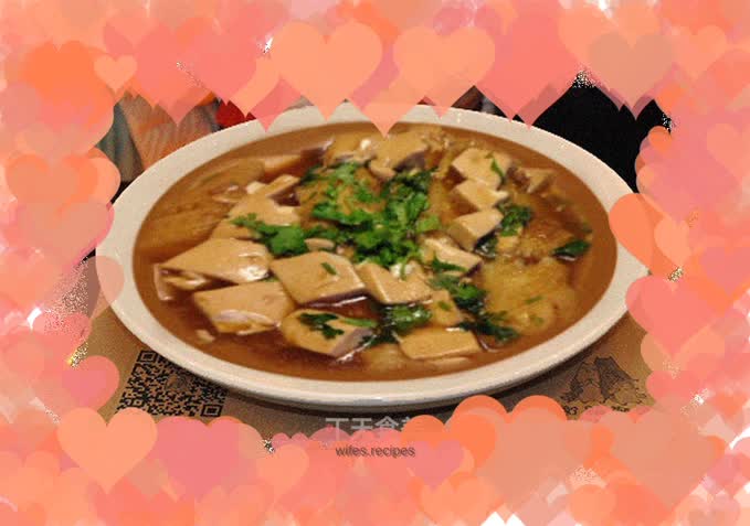 Braised tofu with trendy white and black fish fillets