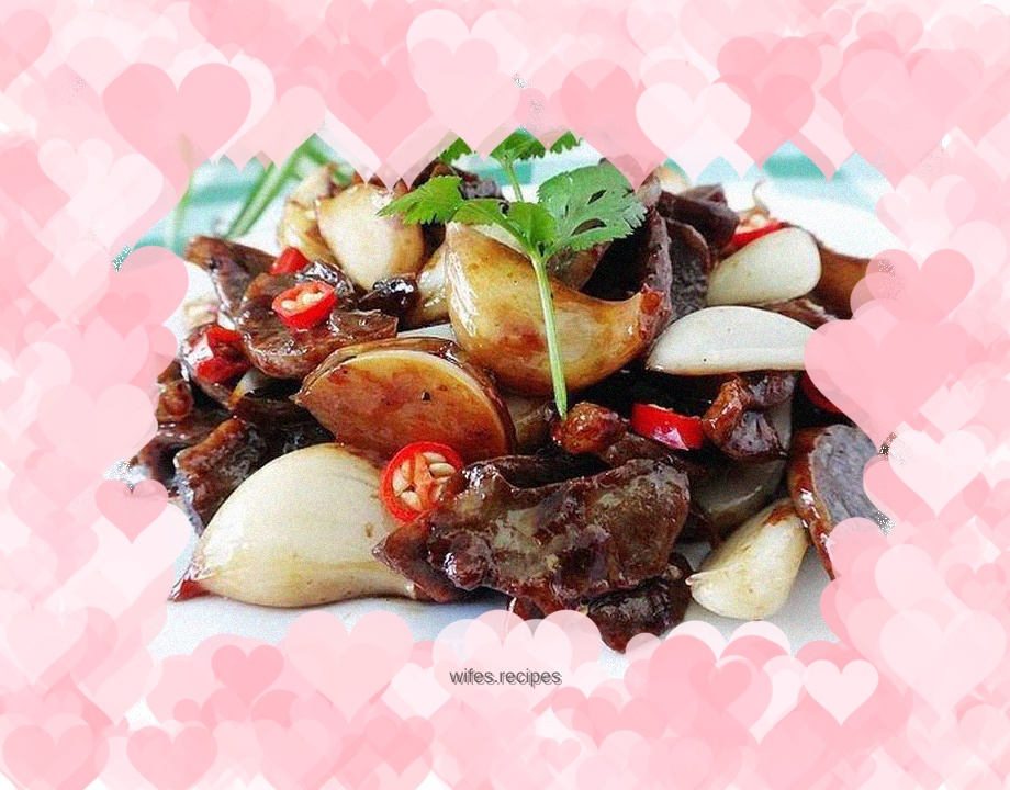 Stir-fried chicken gizzards with garlic