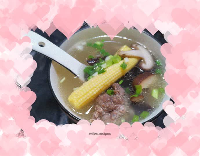 Braised pork ribs with corn, bamboo shoots, mushrooms and fungus