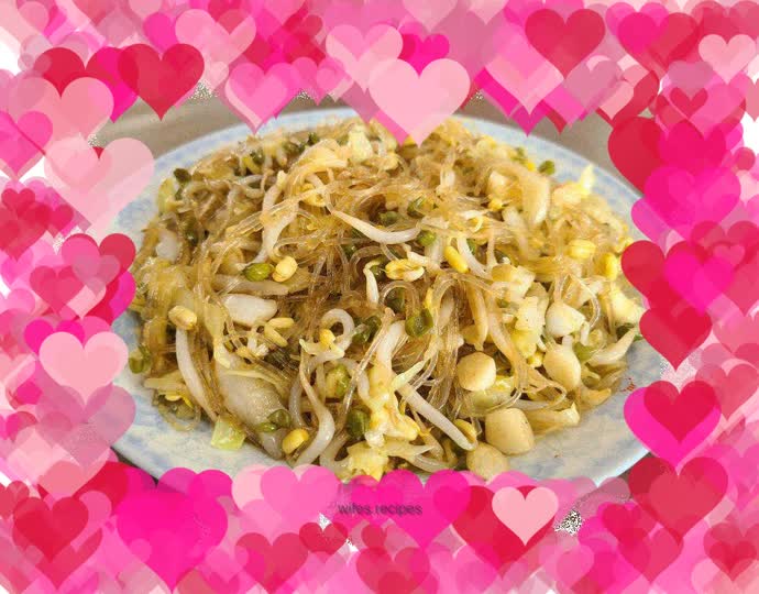 Stir-fried vermicelli with cabbage and mung bean sprouts