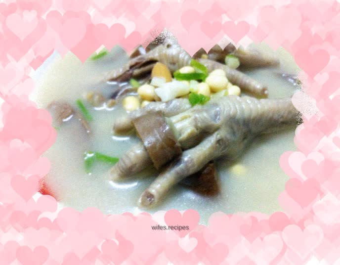 Braised chicken feet with baby squid