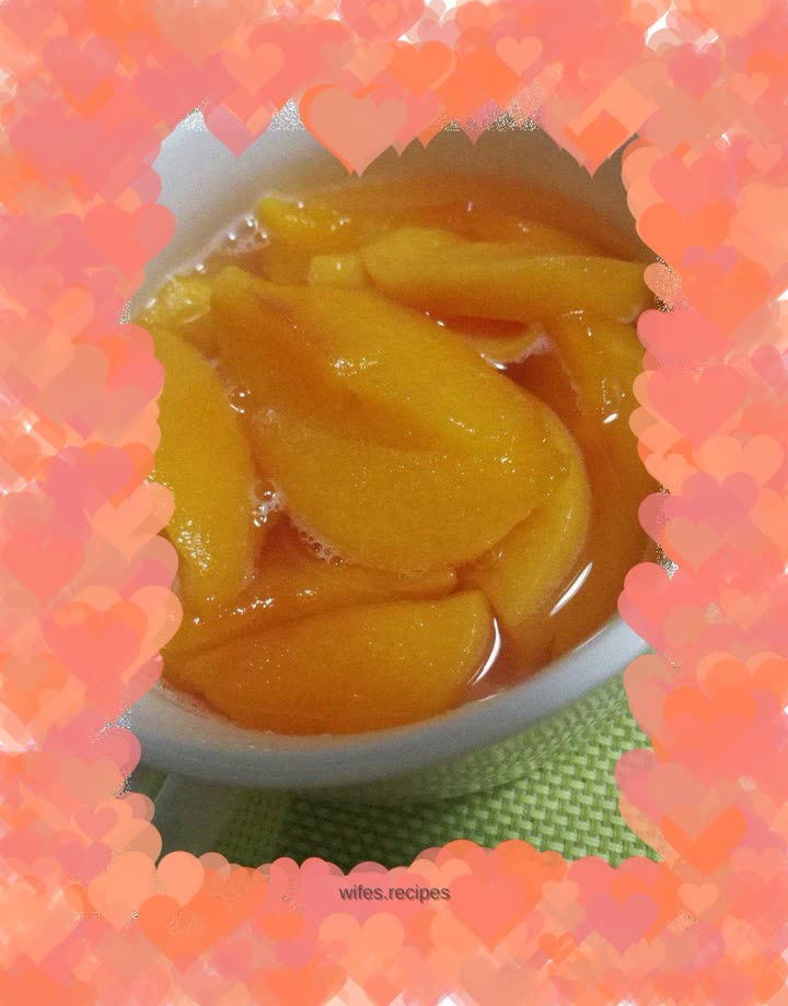 Canned yellow peach