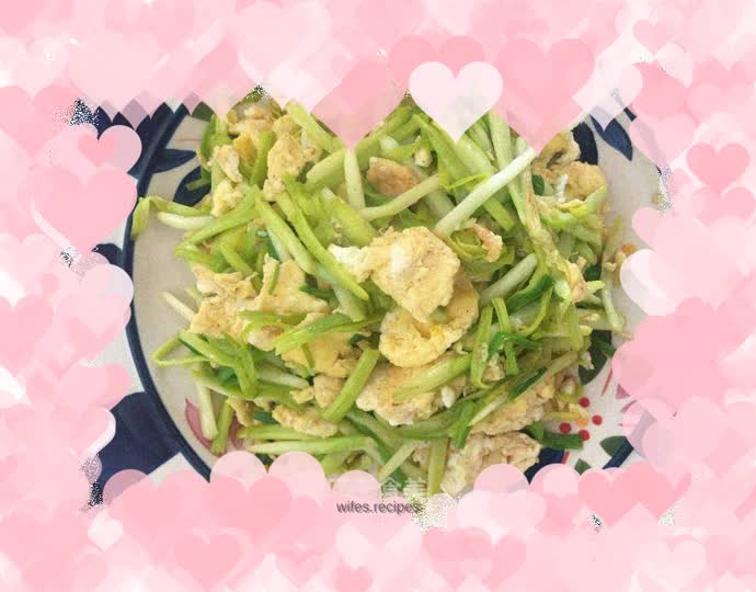 Fried eggs with garlic sprouts